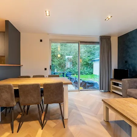 ホテル In Zevenhuizen With Roofed Swim Pool Zevenhuizen (Zuidplas)
