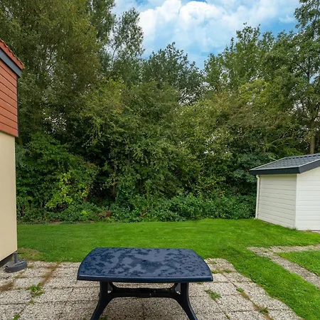 ホテル In Zevenhuizen With Roofed Swim Pool 3*